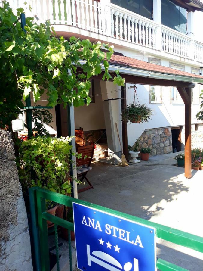 Ana & Stela Apartment Karlobag Exterior photo